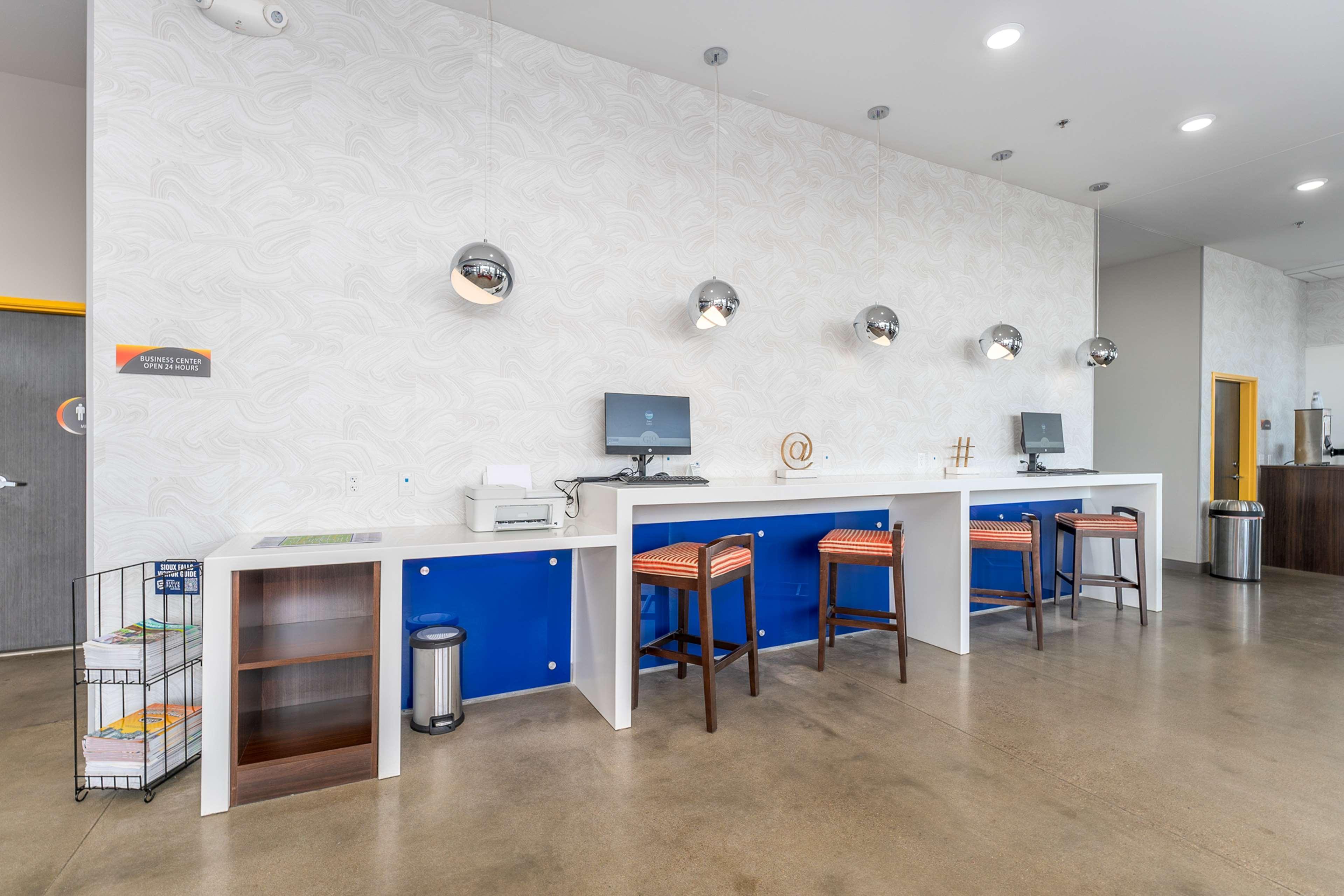 Glo Best Western Dawley Farms In Сиукс Фолс Екстериор снимка